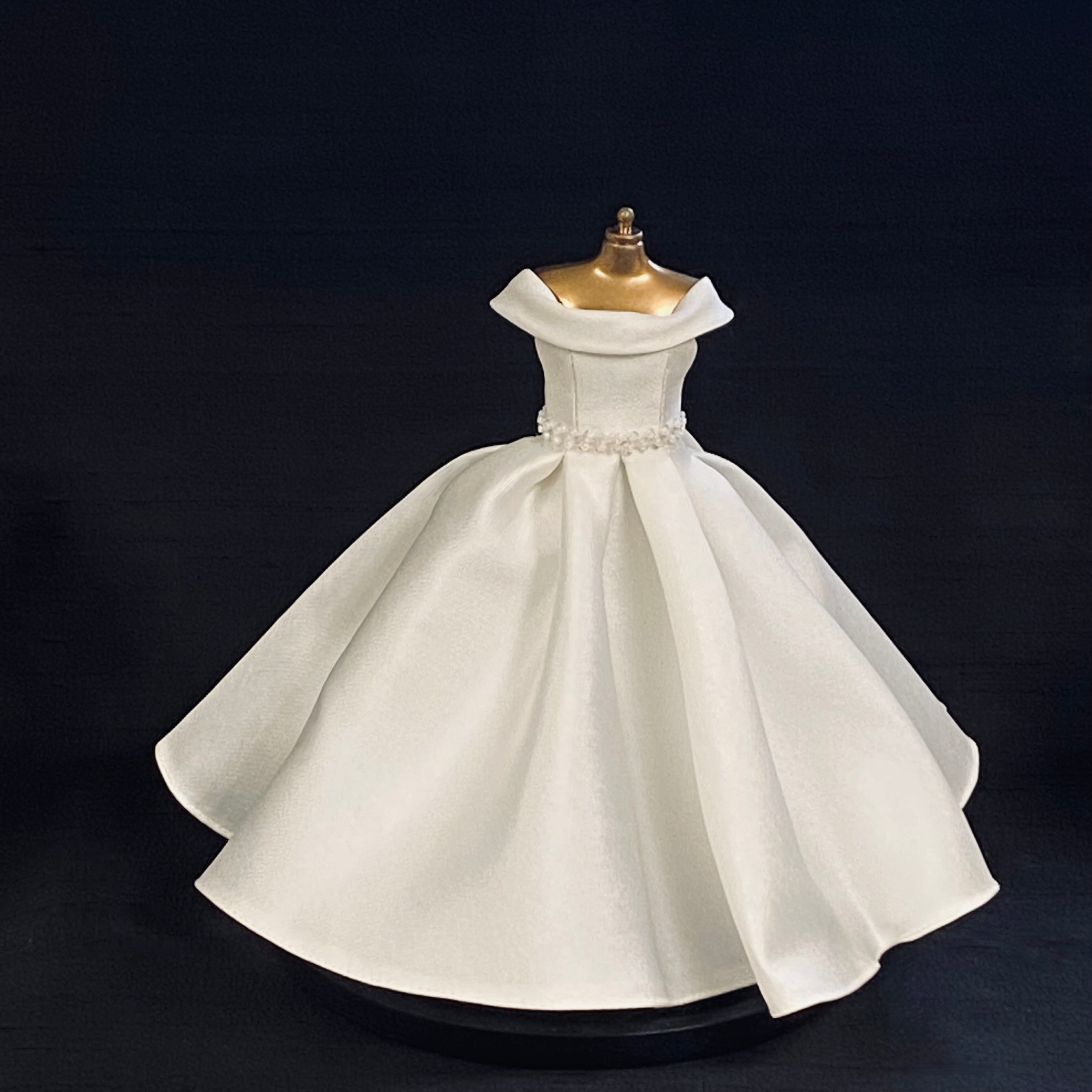 ordering wedding dress replicas